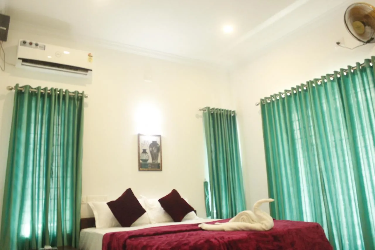 Mushroom Hut Resort Athirappilly Indien