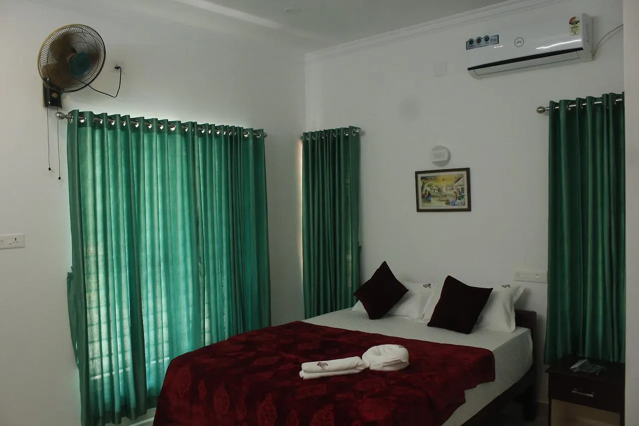 Mushroom Hut Resort Athirappilly