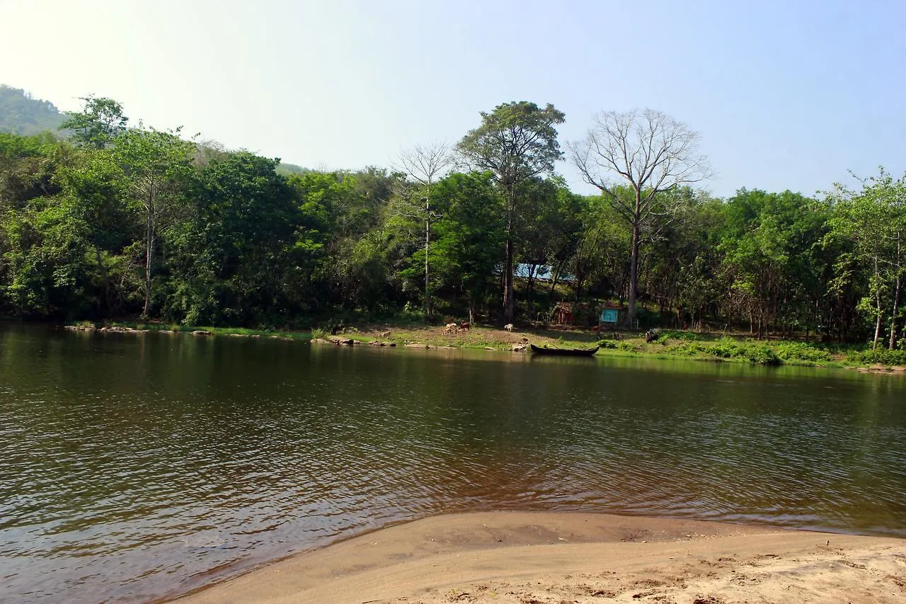 Mushroom Hut Resort Athirappilly