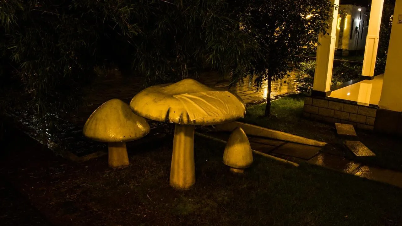 Mushroom Hut Resort Athirappilly 0*,  Indien