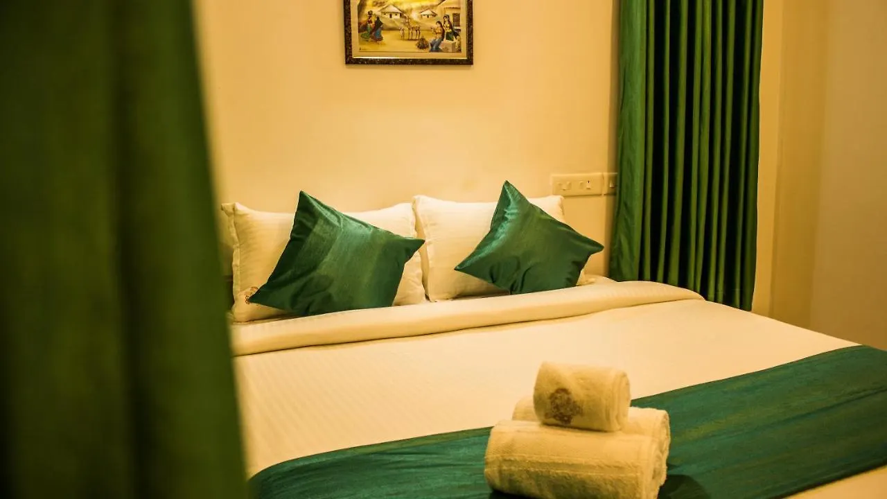Mushroom Hut Resort Athirappilly