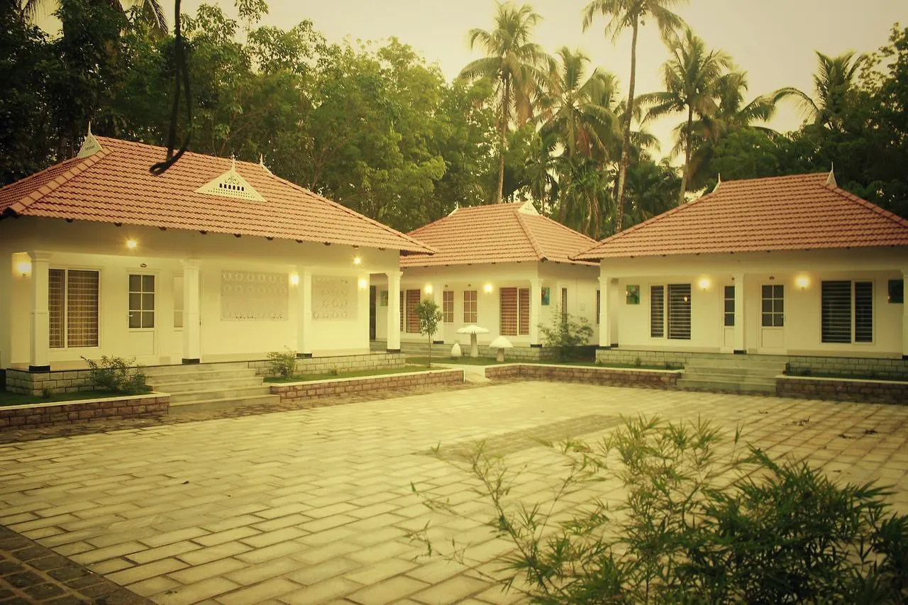 Mushroom Hut Resort Athirappilly