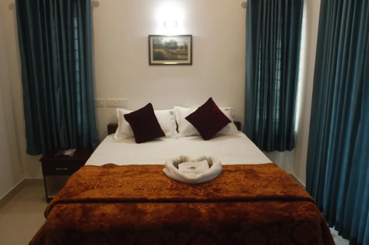 Mushroom Hut Resort Athirappilly