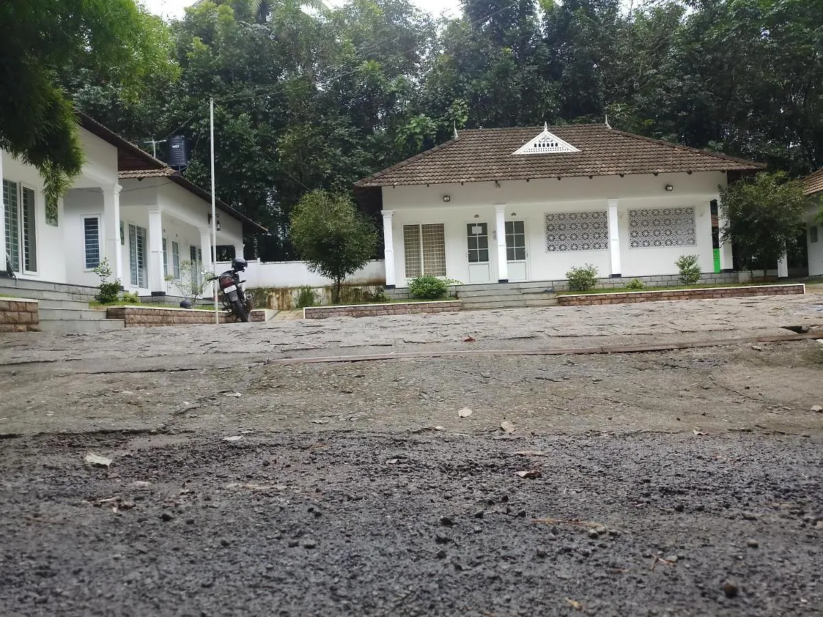 Mushroom Hut Resort Athirappilly Hindistan