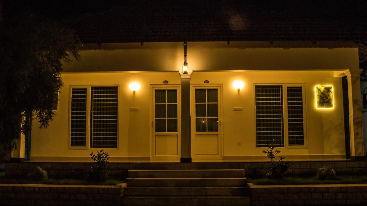 Mushroom Hut Resort Athirappilly 0*,